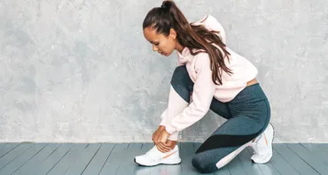 Kako raztegniti čevlje, ki so pretesni - Modna.si