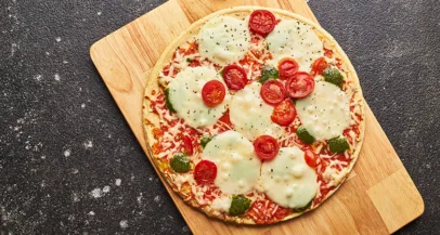 7 preprostih načinov, kako nadgradiš zamrznjeno pizzo - Modna.si