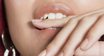 Presenetljiv način, kako pozdraviti izsušene ustnice