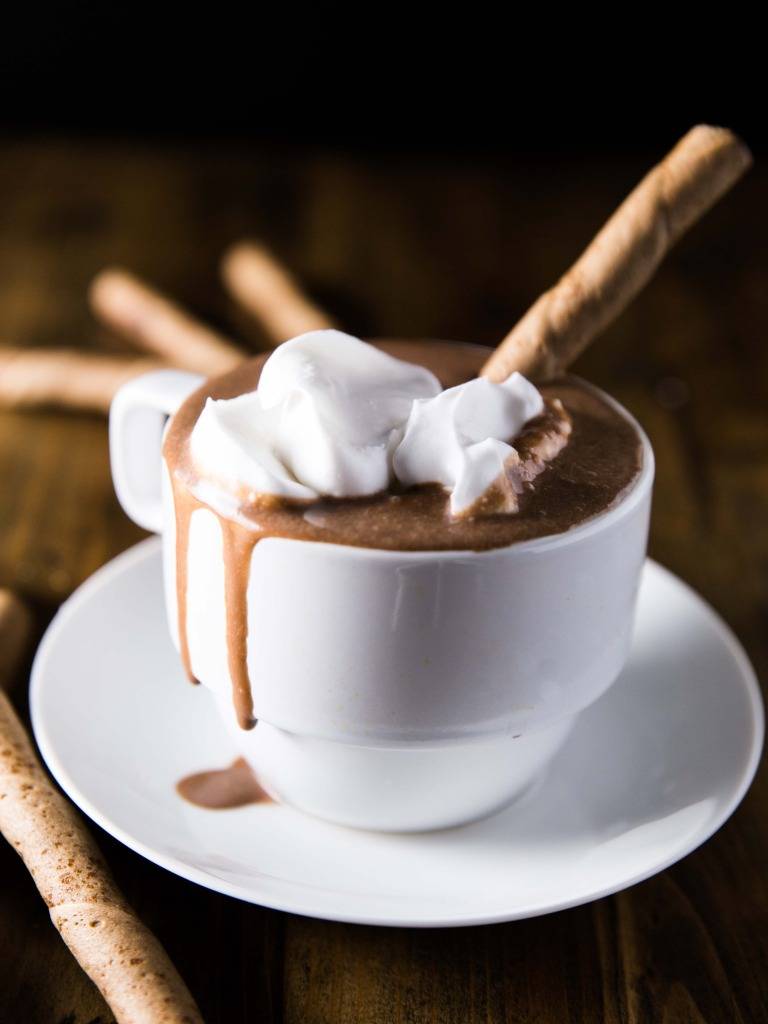 Zimska dobrota: Zdrava in veganska vroča čokolada