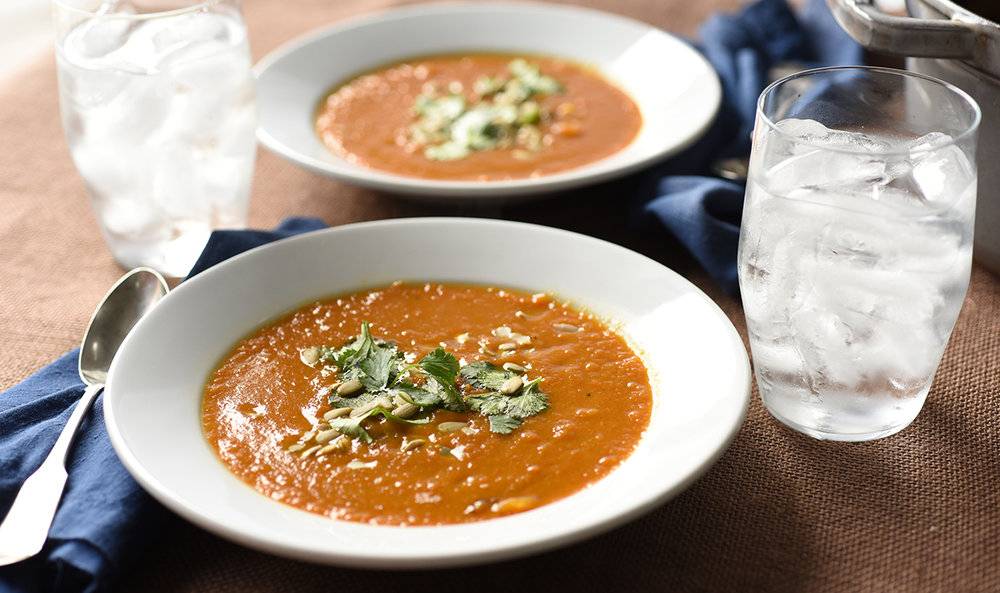 Recept: Enostavna korenčkova juha z ingverjem