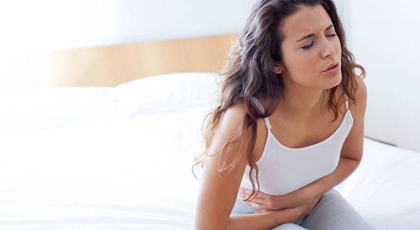 7 stvari, zaradi katerih je obdobje menstruacije še bolj neznosno