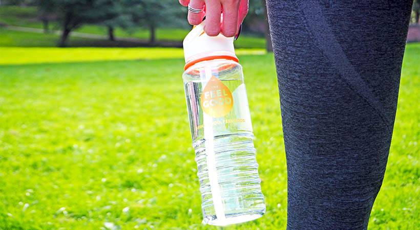 Ne piješ dovolj vode? Poskusi naš 7-dnevni hidratacijski izziv!