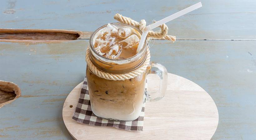 Osvežujoči recept: Beljakovinska ledena kava