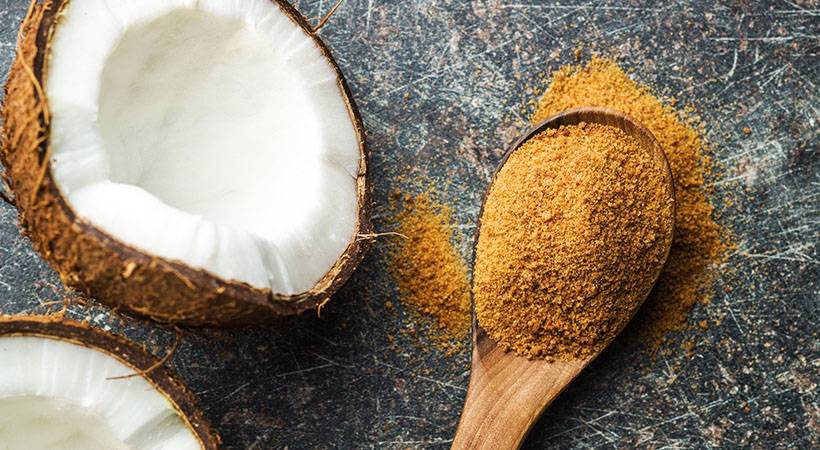 Je kokosov sladkor res bolj zdrav od belega sladkorja?
