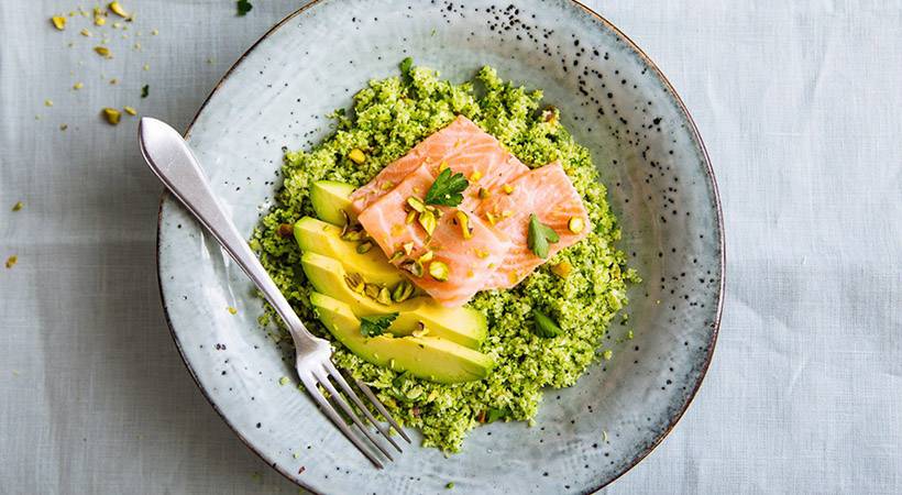 Nizkohidratni recept: Kus kus iz brokolija z lososom
