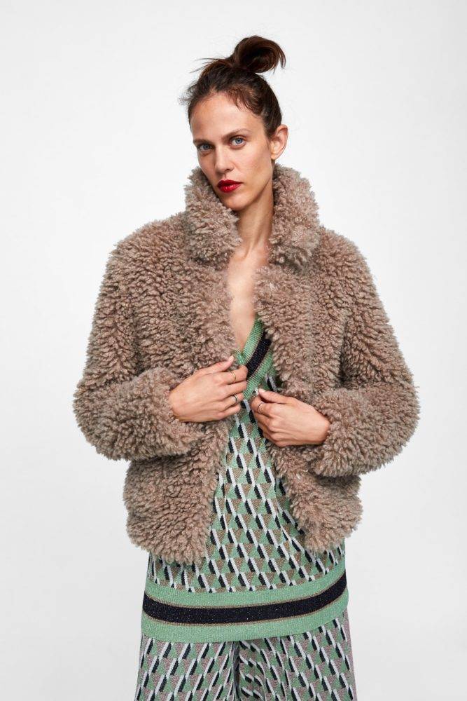 Modni trendi: Še pred začetkom jeseni moraš kupiti takšno jakno