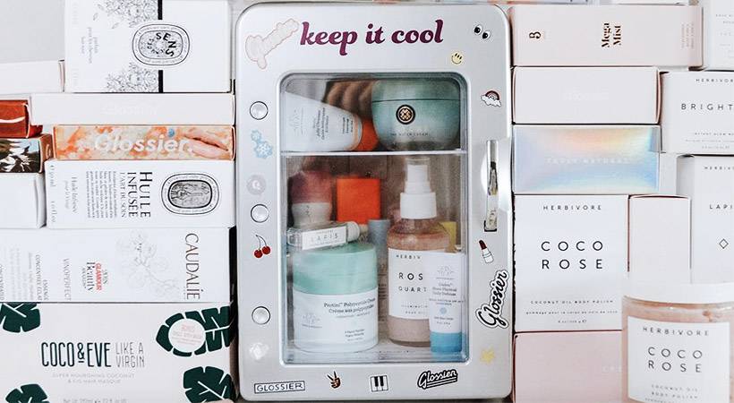 Lepotna dilema: Bi morala negovalno kozmetiko shranjevati v hladilniku?