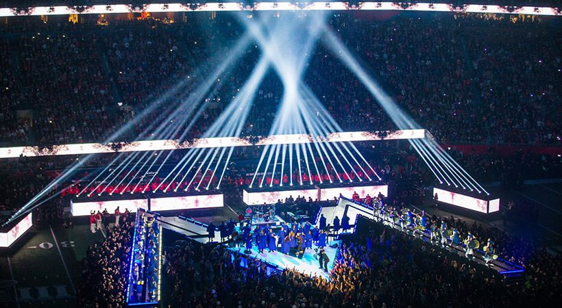 VIDEO: Maroon 5 zabavali množico med polčasom Super Bowla 2019