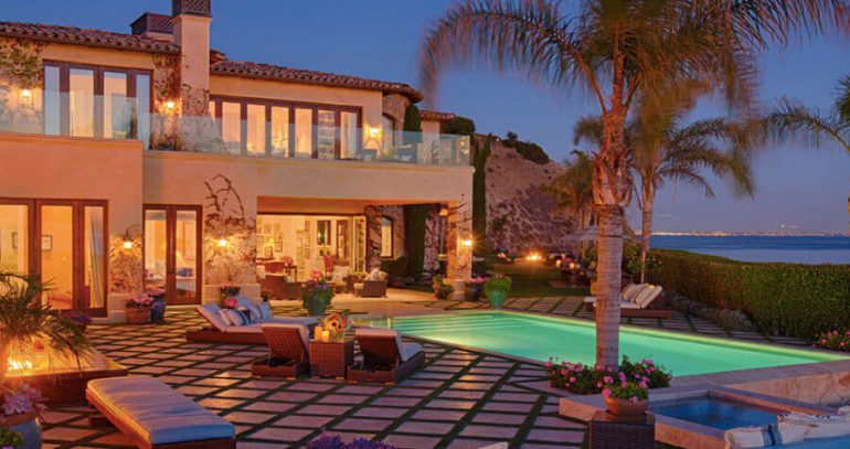 FOTO: Kylie Jenner v Malibuju najela dvorec za 450.000 dolarjev na mesec