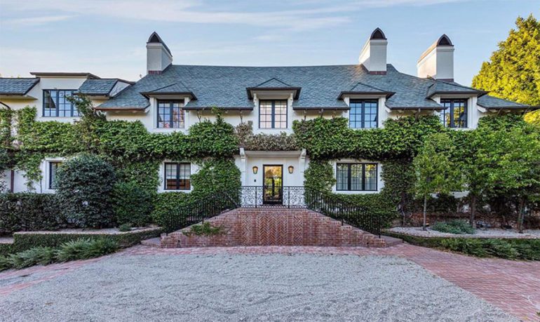 Adam Levine in Behati Prinsloo prodala dom za neverjetnih 45 milijonov dolarjev!