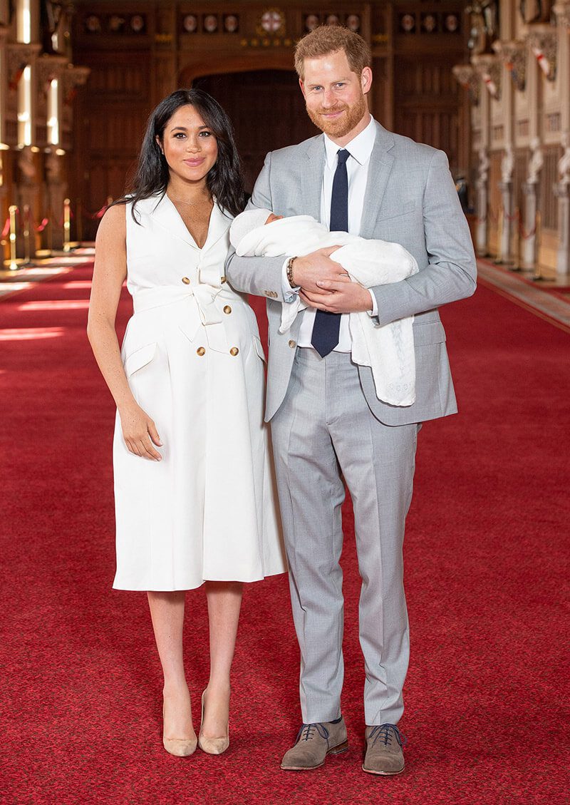 Razkrite prve fotografije novorojenca Meghan Markle in princa Harryja!