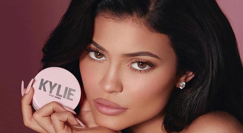 TOLIKO ponujajo Kylie Jenner za njeno lepotno znamko Kylie Cosmetics