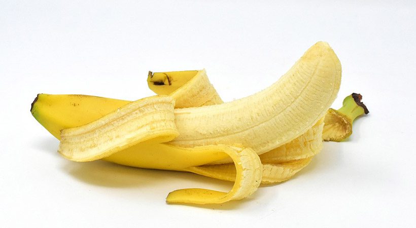 Vlaknaste nitke znotraj banane imajo prav poseben namen!