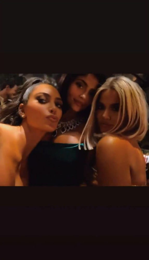 TAKO je bilo na letošnji božični zabavi družine Kardashian-Jenner