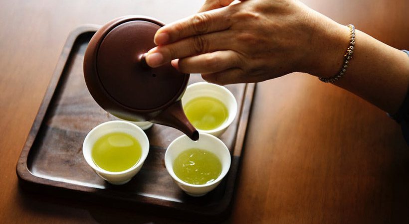 Nova študija razkrila, da ti uživanje zelenega čaja...