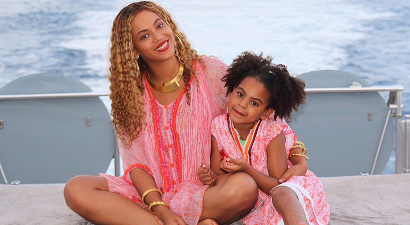 Pevka Beyoncé pravkar razkrila, da je noseča z dvojčki!