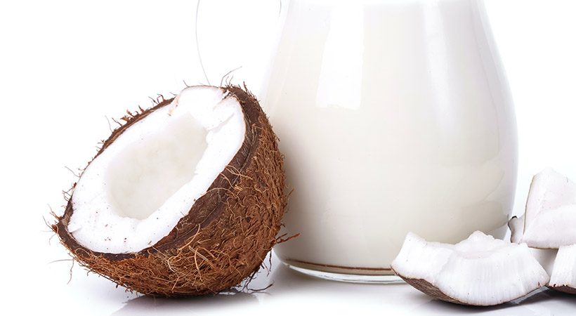 Lepotna dilema: Je kokosovo mleko koristno za lase?