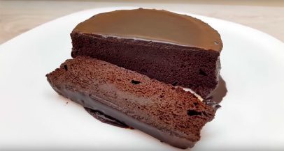 Recept: Čokoladna tortica brez moke in sladkorja (v 10-ih minutah)