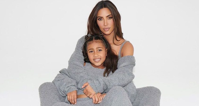 Hči Kim Kardashian North West se norčuje iz lastne matere