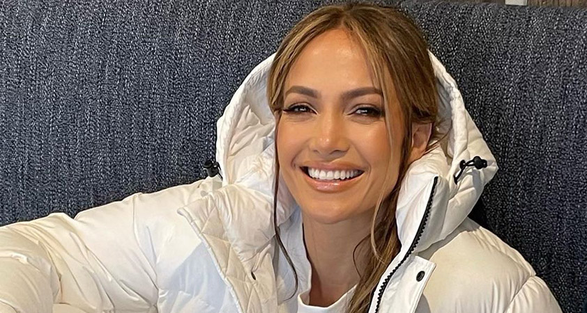 Jennifer Lopez poročno glamurozna na domači božični večerji
