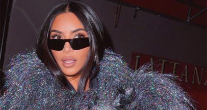 NORO! Kim Kardashian na modno revijo prišla oblečena v lepilni trak