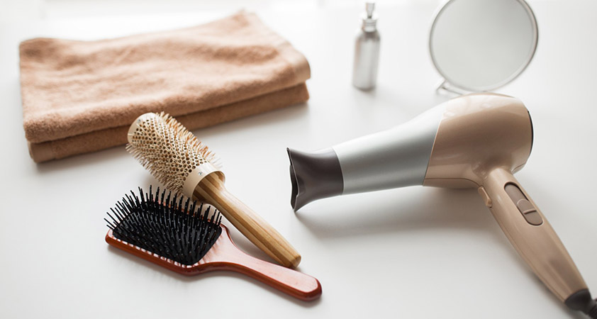 Tudi ti že ves čas med sušenjem las narobe uporabljaš krtačo?