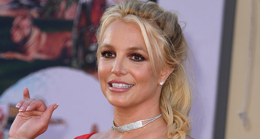 Britney Spears razkrila delček svoje poročne obleke