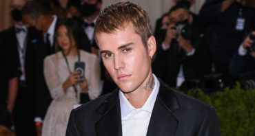 Justin Bieber sporočil, da je polovica njegovega obraza paralizirana