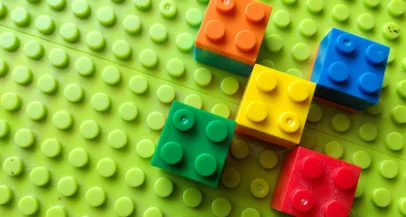 Kako bogati bi bili, če bi imeli v lasti 75 % podjetja LEGO - Modna.si