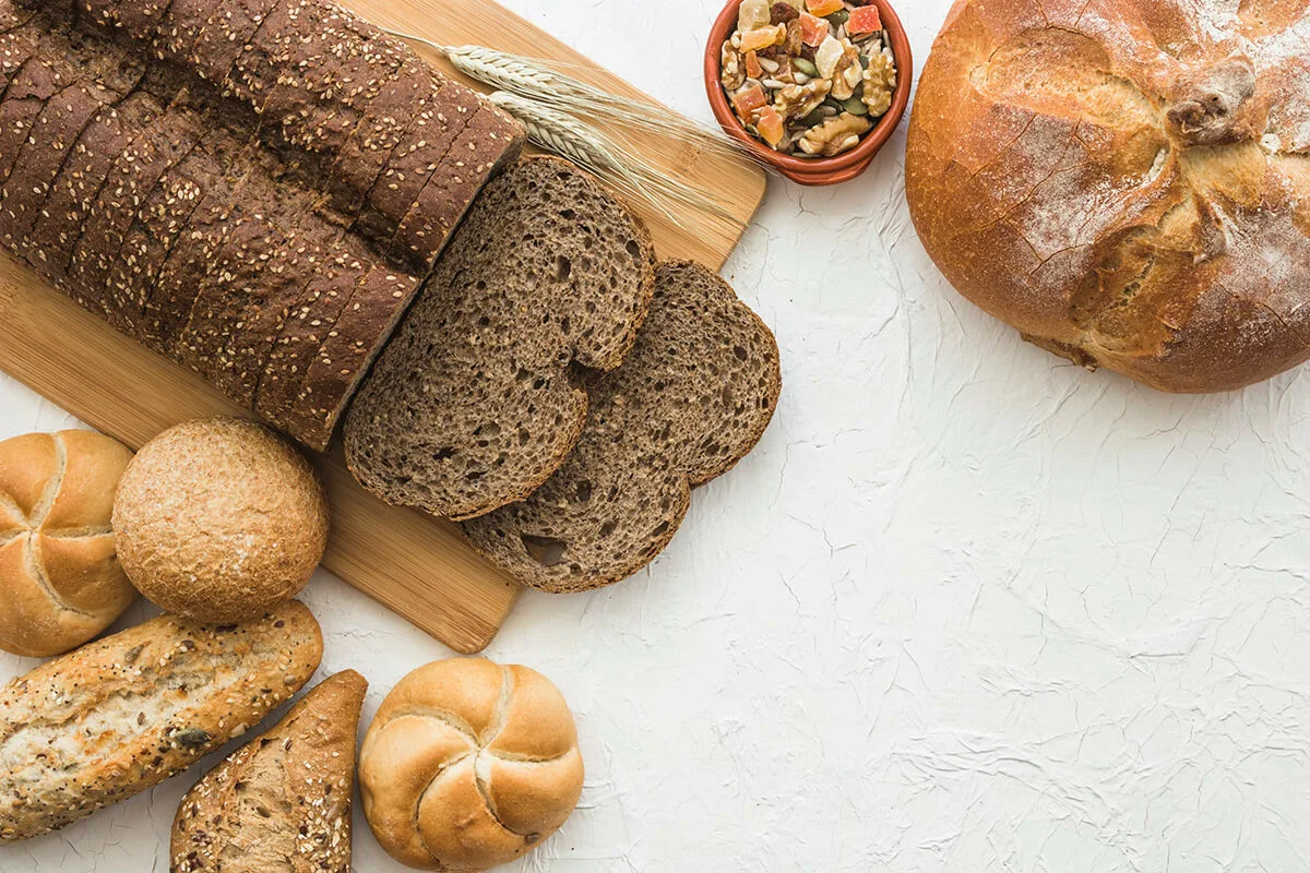 Kruh naj vsebuje 3 ali več gramov beljakovin - Modna.si