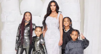 Kim Kardashian z otroci - Modna.si