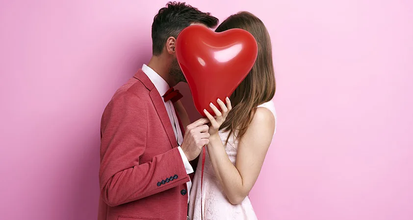 Praznik zaljubljenih: Najbolj romantična presenečenja za valentinovo - Modna.si