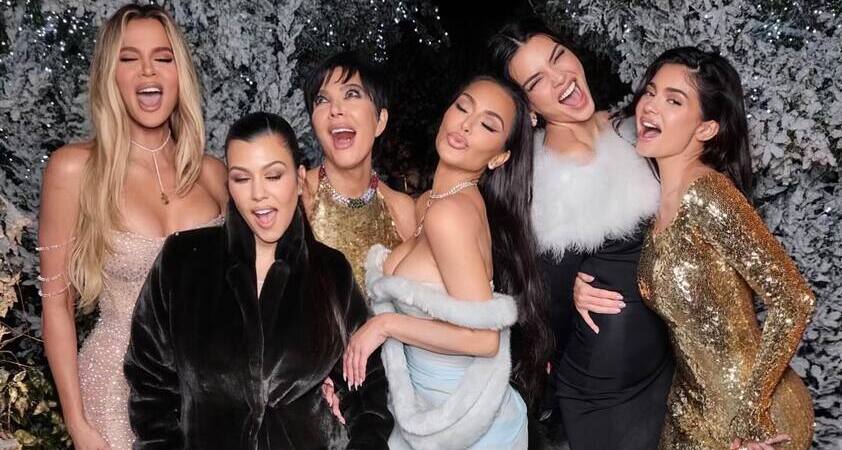 Khloé, Kourtney, Kim Kardashian, Kendall, Kylie, Kris Jenner - Modna.si