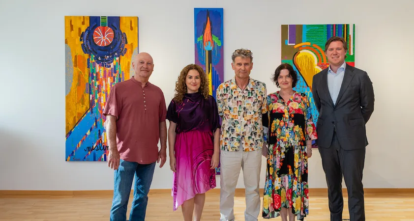 Likovni kritik dr. Sarival Sosič, direktorica marketinga in odnosov z javnostmi v Generaliju Svetlana Almaš, Silvester Plotajs Sicoe, kustosinja Generali galerije Petra Bizilj Silva in Matija Gantar - Modna.si