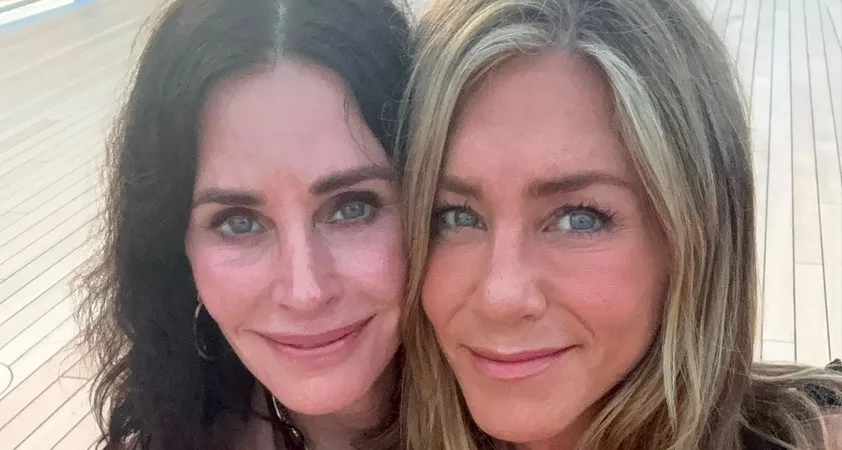 Jennifer Aniston se je uresničila večna želja - Prijateljici Courteney Cox je končno... - Modna.si