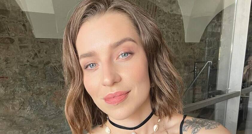 Koncert Maje Keuc na ALEJI SKY jutri odpovedan! Nastopila bo 7. oktober - Modna.si