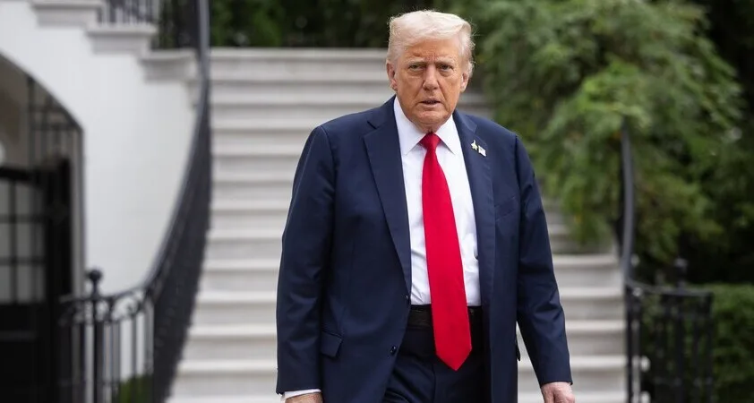 Ganljivo: Po smrti prijatelja Charlieja Kirka ima Donald Trump samo eno željo za leto 2026 - Modna.si