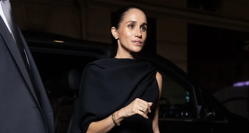 Koliko je Balenciaga plačala Meghan Markle za ogled modne revije? - Modna.si