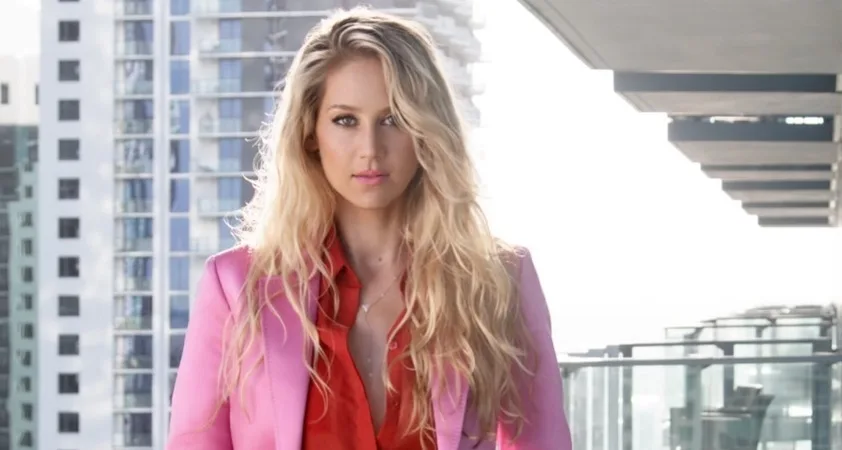 Noseča Anna Kournikova raznežila oboževalce s prisrčno fotografijo - Modna.si