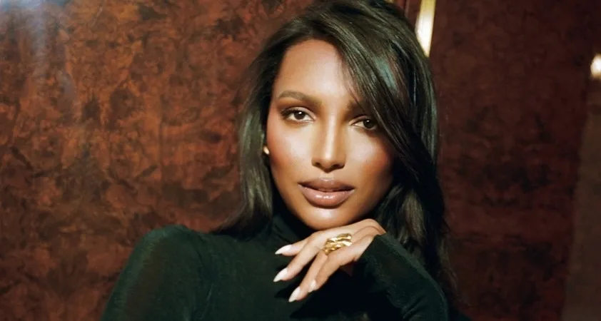 Noseča Jasmine Tookes z modne revije Victoria's Secret v porodnišnico - Modna.si