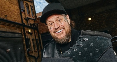 Jelly Roll šokiral z novim videzom - prvič po 10-ih letih je obril brado! - Modna.si