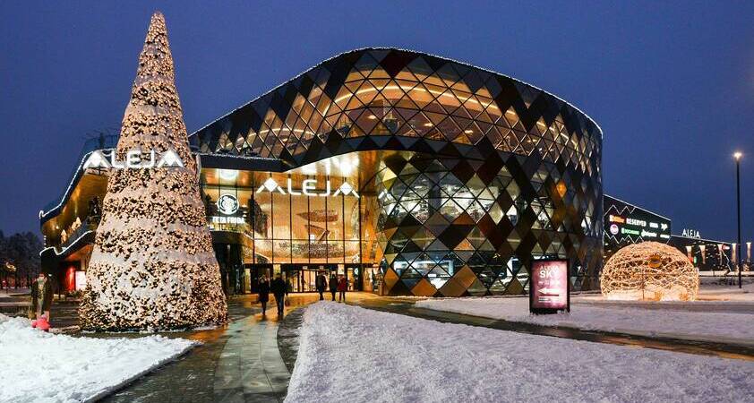 V Sloveniji največ božičnih daril kupimo v nakupovalnih središčih