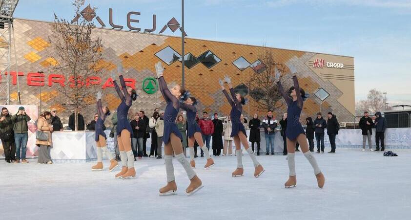 Začetek praznične sezone: ALEJA odprla drsališče na prostem!