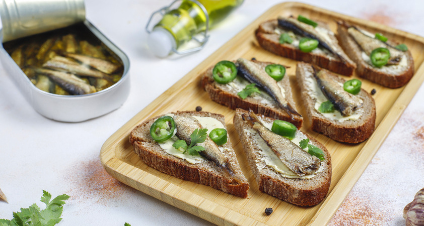 Kaj se zgodi z vašo kožo, ko začnete jesti sardine? Opazno izboljšanje!