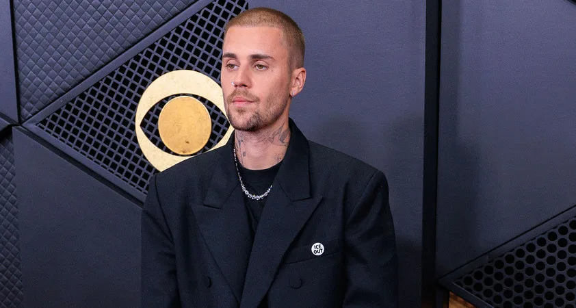 Skoraj gol in povsem iskren: Justin Bieber na Grammyjih 2026 ganil svet - Modna.si