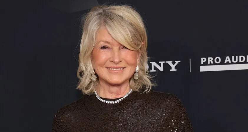 Kako Martha Stewart pri 84 letih izgleda tako neverjetno? Razkriti lepotni, fitnes in prehranski triki - Modna.si