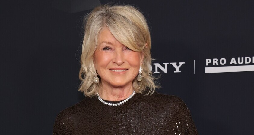 Kako Martha Stewart pri 84 letih izgleda tako neverjetno? Razkriti lepotni, fitnes in prehranski triki
