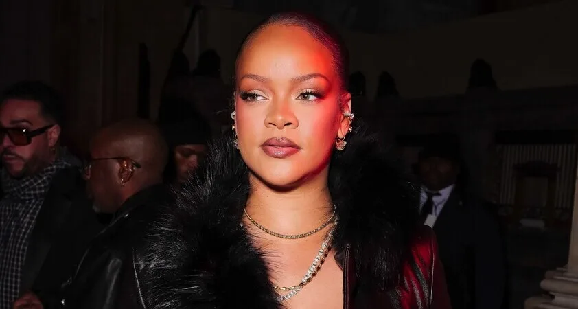 Ali to pomeni, da Rihanna pripravlja nov album? - Modna.si