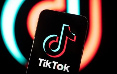 Razkritih 10 najbolj spremljanih TikTok zvezdnikov ta hip - Modna.si